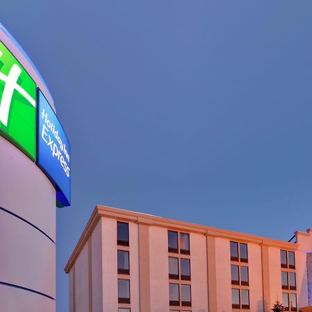 Holiday Inn Express Flint-Campus Area By Ihg Luaran gambar