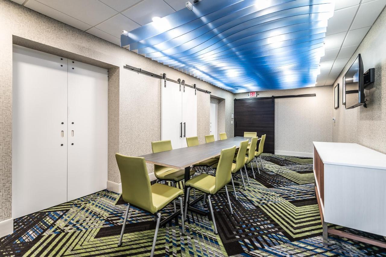 Holiday Inn Express Flint-Campus Area By Ihg Luaran gambar