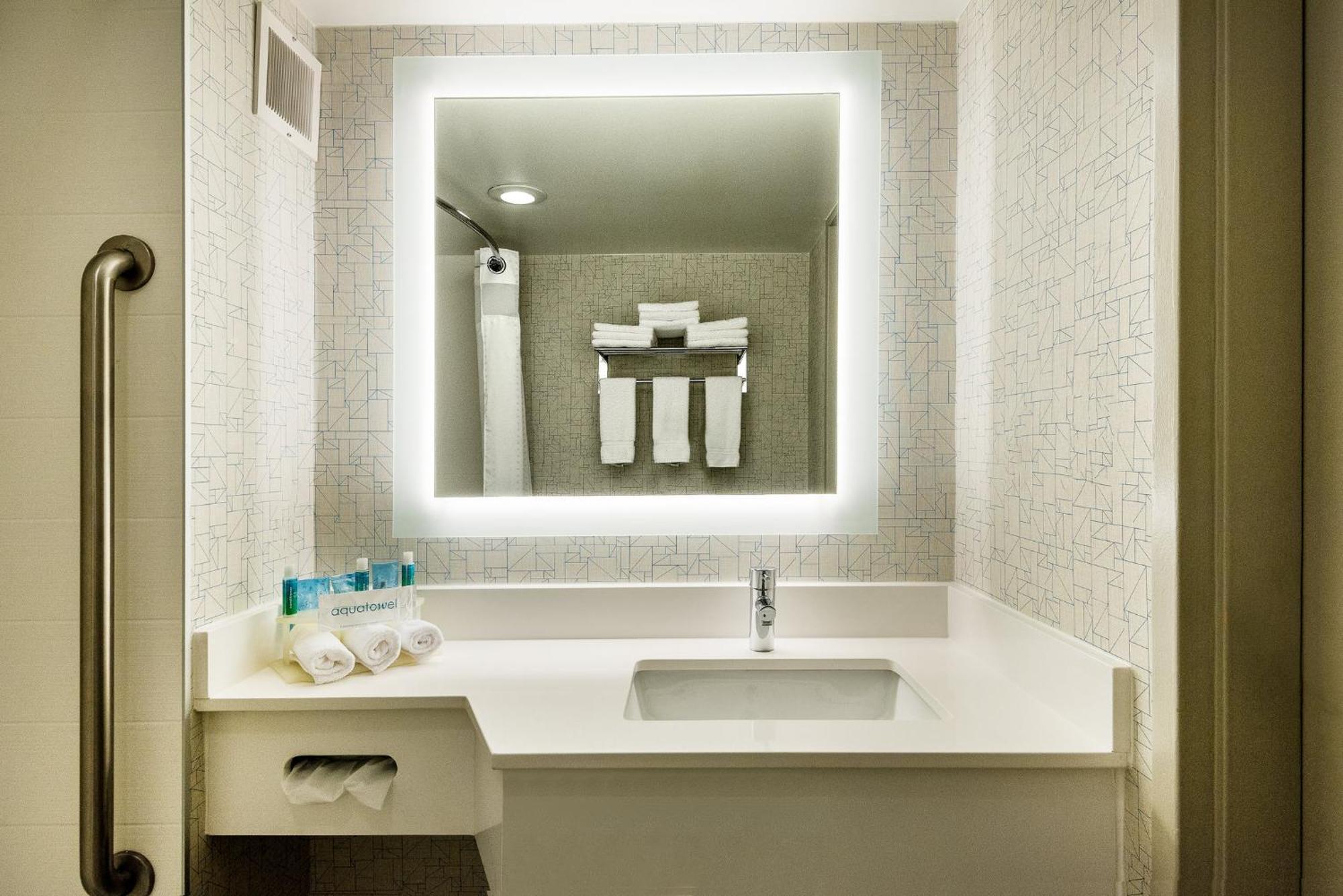 Holiday Inn Express Flint-Campus Area By Ihg Luaran gambar