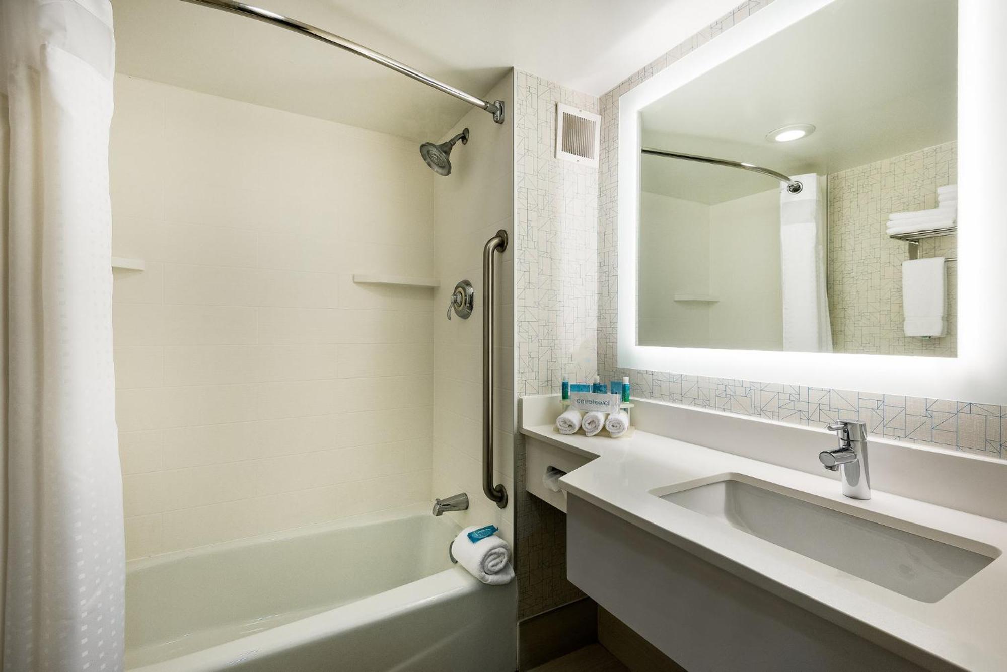 Holiday Inn Express Flint-Campus Area By Ihg Luaran gambar